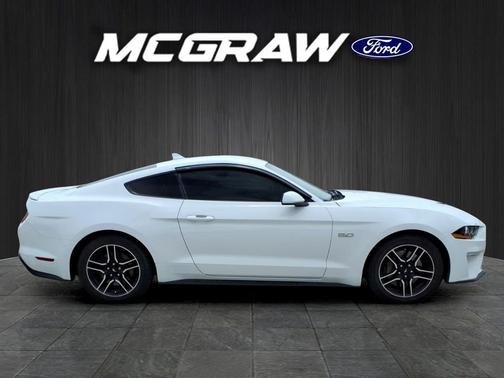 Oxford White 2020 Ford Mustang GT