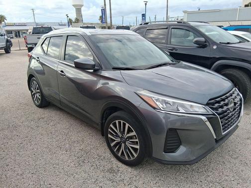 Gun Metallic 2022 Nissan Kicks SV