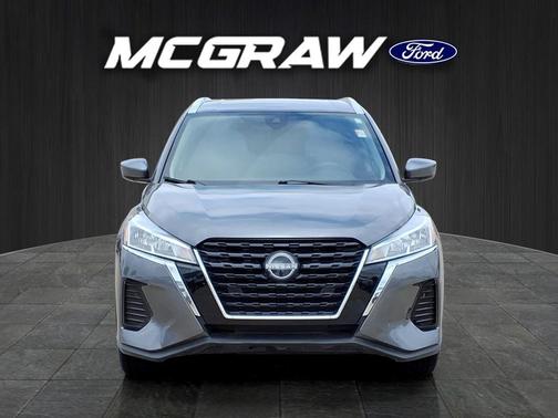 Gun Metallic 2022 Nissan Kicks SV