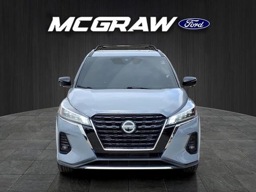 Boulder Gray Pearl 2021 Nissan Kicks SR