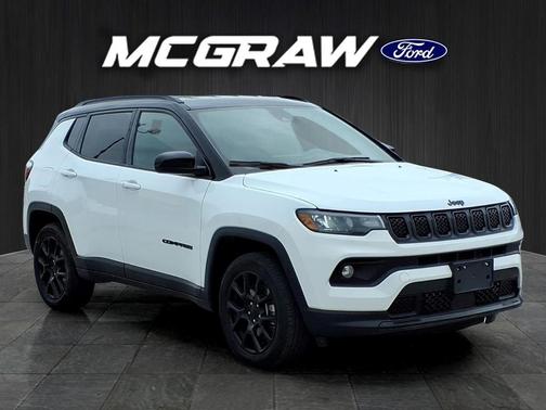 Bright White Clearcoat 2024 Jeep Compass Latitude