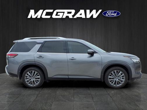 Gun Metallic 2024 Nissan Pathfinder SL 4WD