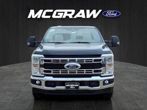 Agate Black Metallic 2026 Ford F-350 XLT