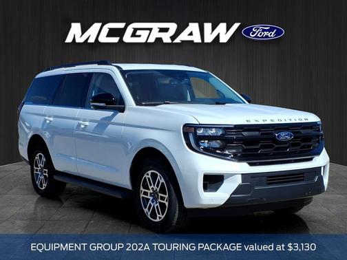 Star White Metallic Tri-Coat 2026 Ford Expedition Active