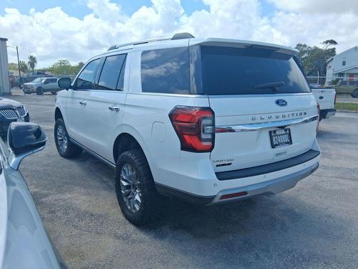 Star White Metallic Tri-Coat 2023 Ford Expedition Limited