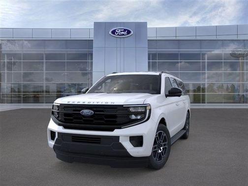 Star White Metallic Tri-Coat 2026 Ford Expedition Max Active 4x2