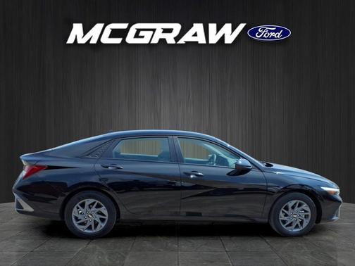 Abyss Black 2025 Hyundai ELANTRA HEV Blue