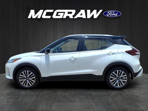Aspen White 2022 Nissan Kicks SV