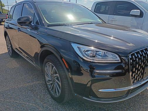 Infinite Black Metallic Clearcoat 2025 Lincoln Corsair Reserve