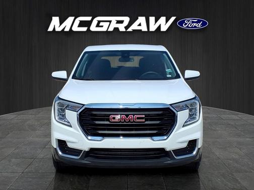 Summit White 2024 GMC Terrain SLE