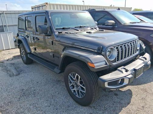 2026 Jeep Wrangler 4-Door Sahara 4x4