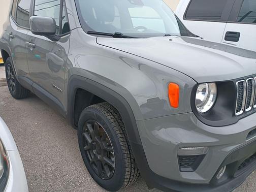 Sting-Gray Clearcoat 2021 Jeep Renegade Latitude