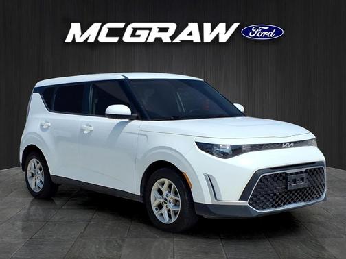 Snow White Pearl 2024 Kia Soul LX