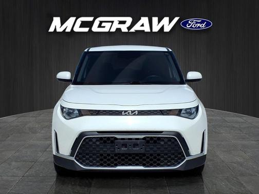 Snow White Pearl 2024 Kia Soul LX