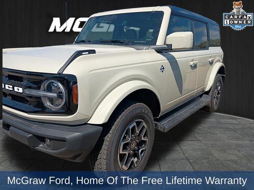 Desert Sand 2025 Ford Bronco Outer Banks