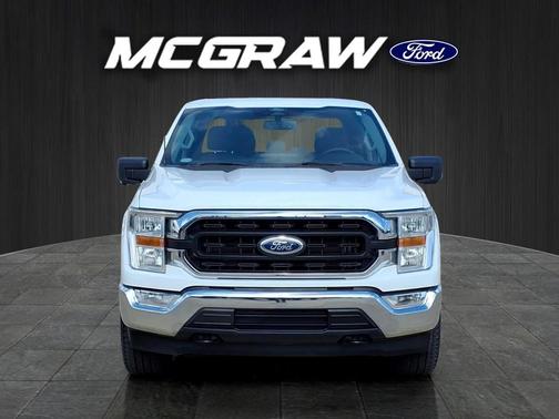 Oxford White 2022 Ford F-150 XLT