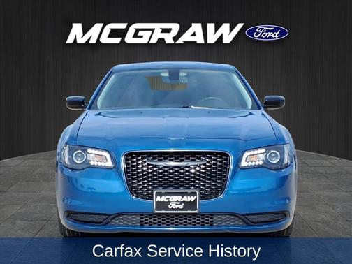 2022 Chrysler 300 Touring