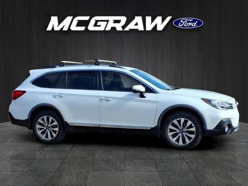 Crystal White Pearl 2019 Subaru Outback 2.5i Touring