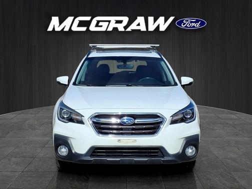 Crystal White Pearl 2019 Subaru Outback 2.5i Touring