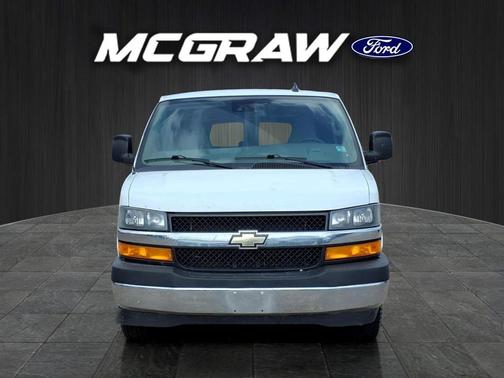 Summit White 2019 Chevrolet Express 3500 LT