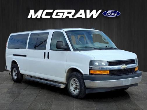 Summit White 2019 Chevrolet Express 3500 LT