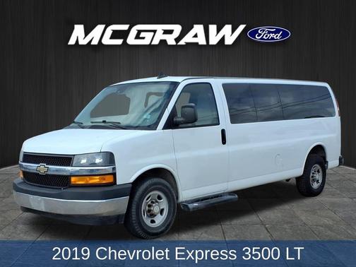 Summit White 2019 Chevrolet Express 3500 LT