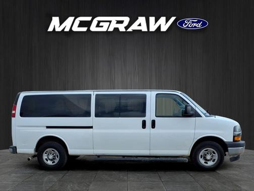 Summit White 2019 Chevrolet Express 3500 LT