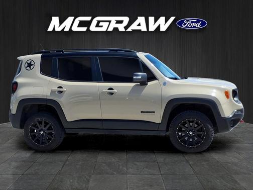 Mojave Sand 2017 Jeep Renegade Trailhawk