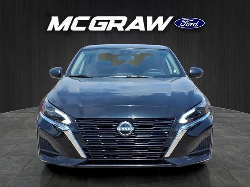 Super Black 2025 Nissan Altima 2.5 SV