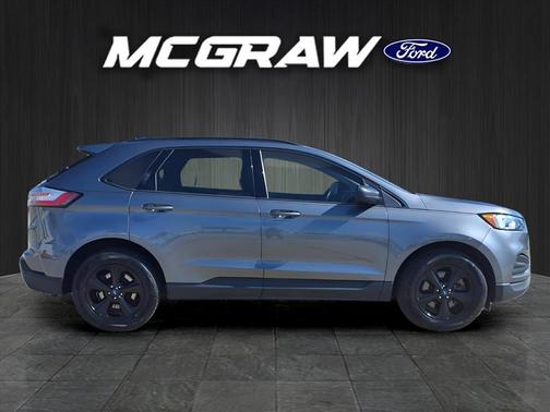 Carbonized Gray Metallic 2022 Ford Edge SE