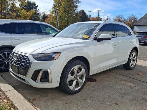 2022 Audi Q5 45 S line Premium Plus