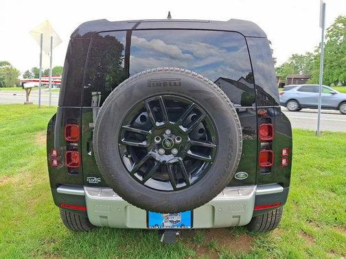 2023 Land Rover Defender 110 SE