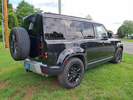 2023 Land Rover Defender 110 SE