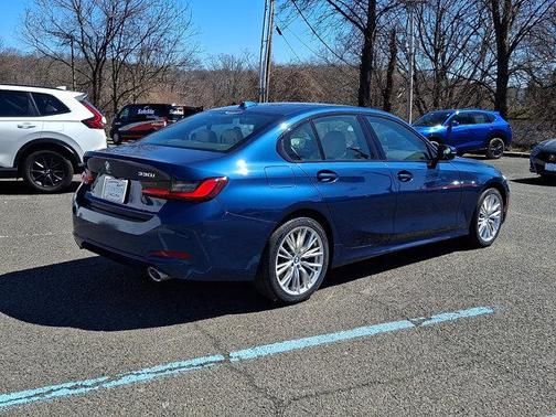 2023 BMW 330 i xDrive