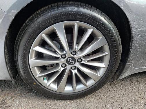 2023 INFINITI Q50 LUXE