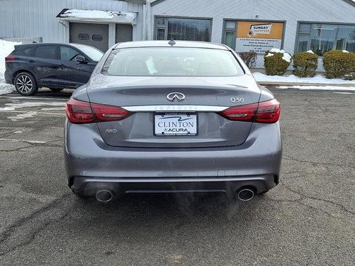 2023 INFINITI Q50 LUXE