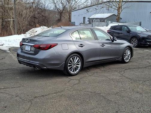 2023 INFINITI Q50 LUXE