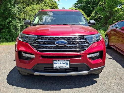 Rapid Red Metallic Tinted Clearcoat 2024 Ford Explorer XLT