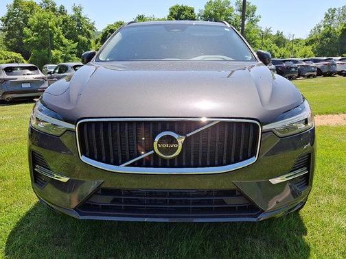 2022 Volvo XC60 B5 Momentum