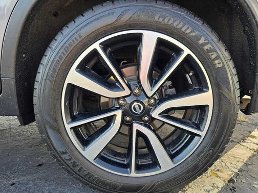 2017 Nissan Rogue SL