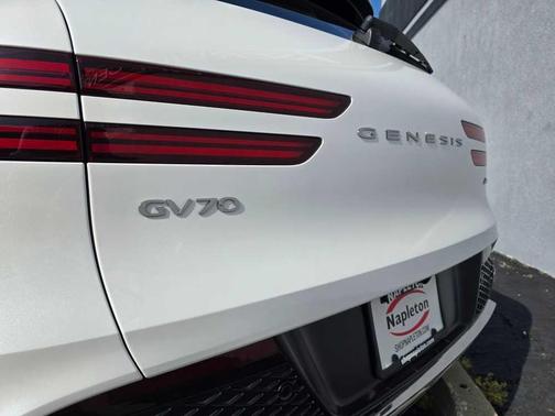 2022 Genesis GV70 2.5T