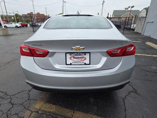 Silver Ice Metallic 2016 Chevrolet Malibu 1LT