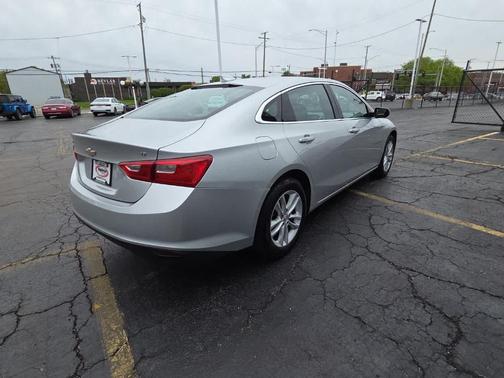 Silver Ice Metallic 2016 Chevrolet Malibu 1LT