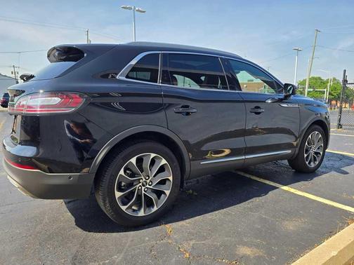 2022 Lincoln Nautilus Reserve