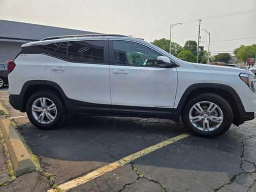2023 GMC Terrain SLE