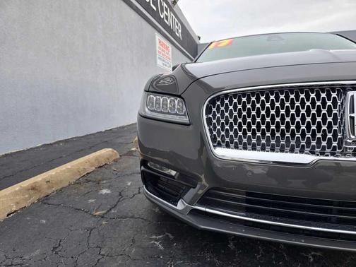 2017 Lincoln Continental Black Label
