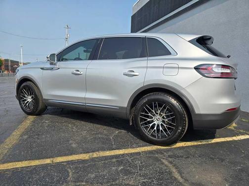 2019 Lincoln Nautilus Select