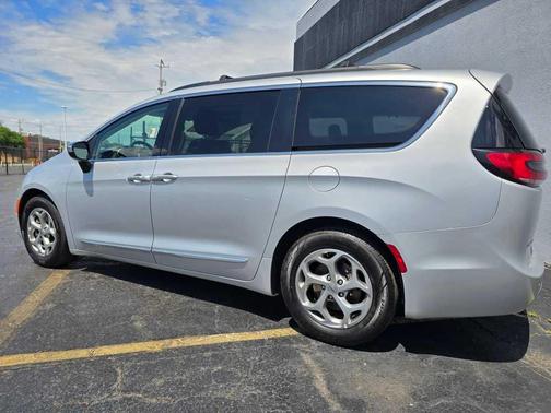 2023 Chrysler Pacifica Limited