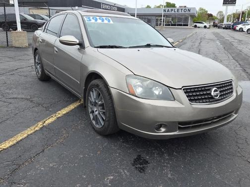 Polished Pewter 2005 Nissan Altima 3.5 SE