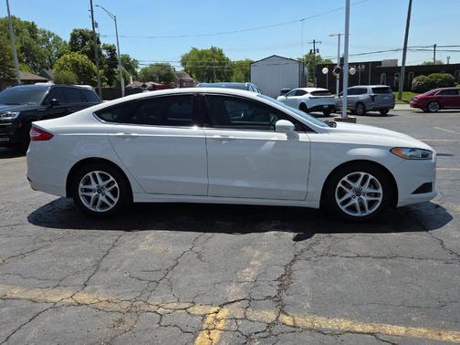Oxford White 2015 Ford Fusion SE